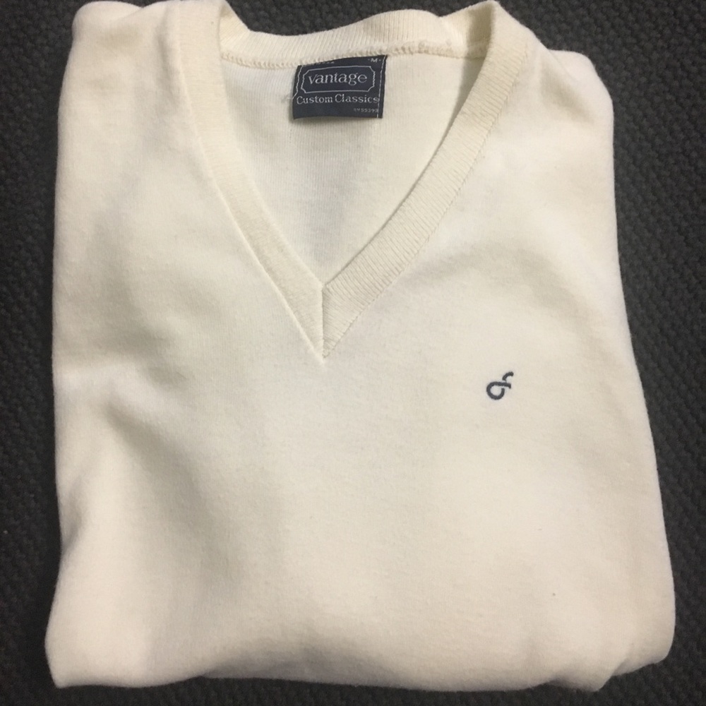 Vantage classic cream sweater! Very soft!